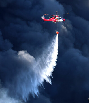 Firefighting helicopter