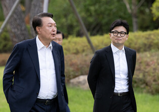 Yoon meets ruling party leader