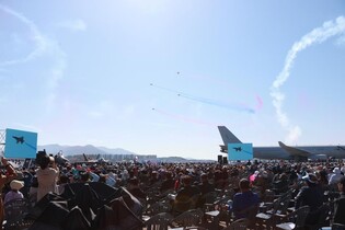 가을 하늘 수놓는 화려한 비행…'2024 사천에어쇼' 개막