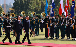 Welcoming ceremony for Polish president