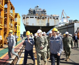 Hanwha vice chair meets U.S. admiral to discuss enhancing partnership
