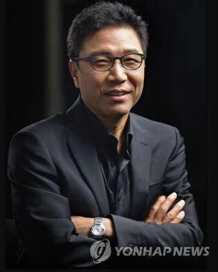 이수만, 대중음악계 전격 복귀…신생 A2O엔터 '루키즈' 공개