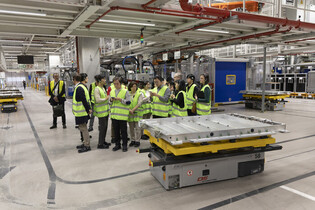 Mercedes-Benz battery plant unveiled to S. Korean press