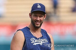 커쇼, 무릎·발가락 동시 수술…"내년 시즌 좋은 성적 자신"