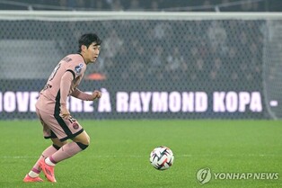 이강인, 파리서 첫 멀티골…PSG는 앙제에 4-2 승리