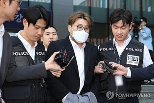 '음주뺑소니' 고개 떨군 김호중 징역 2년6개월…"죄책감 있나"(종합)
