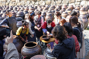 Making traditional Korean sauce