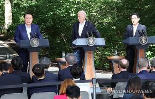 Yoon to hold trilateral summit with Biden, Ishiba on sidelines of APEC in Peru