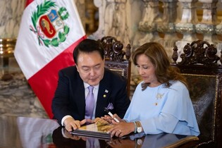 Yoon and Peruvian president