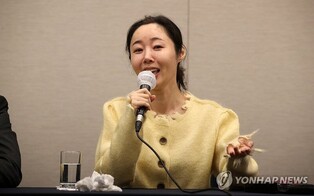 (LEAD) Ex-ADOR CEO Min Hee-jin resigns from board, leaves K-pop label