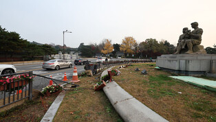 Car accident near ex-presidential office