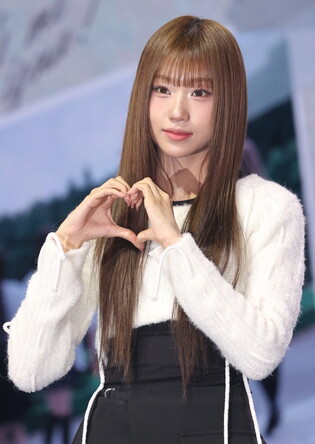 S. Korean girl group Izna