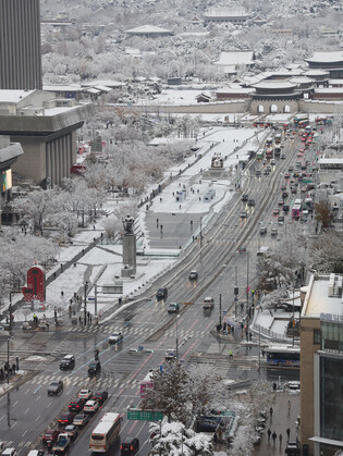 Snow in Seoul