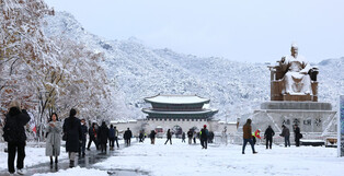 Snow in Seoul