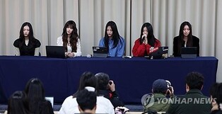 (2nd LD) NewJeans to end contract with ADOR over ex-CEO dispute