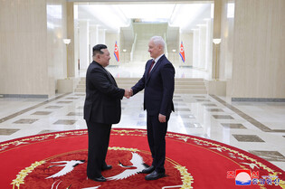 N.K. leader meets Russian defense minister in Pyongyang