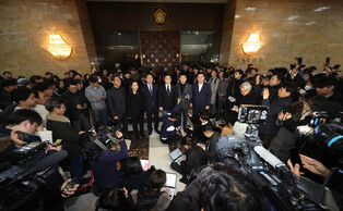 Lawmakers pass resolution against martial law