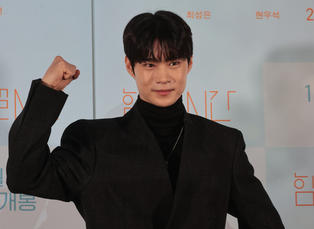 Photos from Press Conference for Film 'Time To Be Strong'