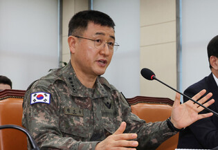 Army chief of staff at parliament