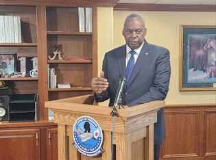 (LEAD) U.S. has not seen possibility of N.K. provocations in martial law aftermath: Austin