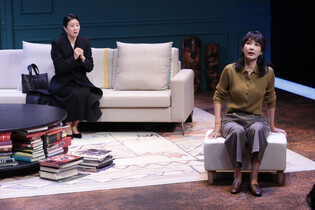 S. Korean actresses Shin Dong-mi and Lim Kang-hee