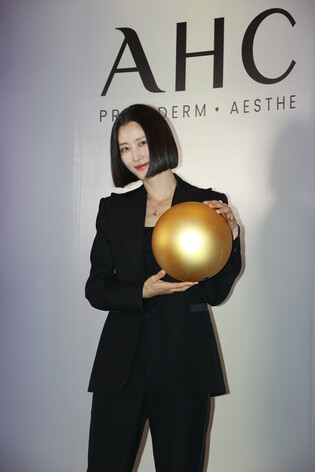 S. Korean model Lee Hyun-yi