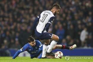 '손흥민 인종차별' 벤탕쿠르, 징계 종료…"27일 출전 가능"