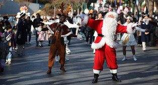 Santa Claus in amusement park