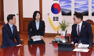 Parliamentary leader meets Chinese envoy
