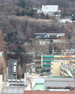 Court grants extension of warrant to detain Yoon