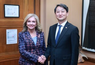 S. Korean industry minister meets U.S. senator