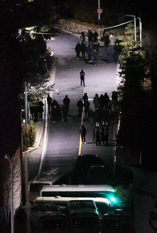 Investigators begin 2nd attempt to detain Yoon