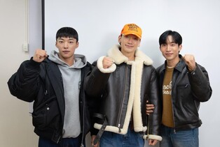 넷플릭스 시리즈 '사냥개들' 시즌2 제작…정지훈 첫 악역