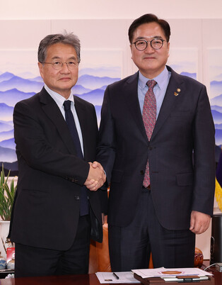 Parliamentary leader meets acting U.S. envoy