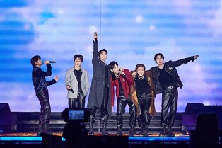 네번째 월드투어 막올린 NCT 127…"우린 멋없는 무대는 안한다"