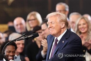 (News Focus) (Trump Inauguration) Trump's reference to N.K. as 'nuclear power' sparks speculation about talks with Pyongyang