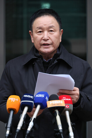 Candidate for race to elect Korea Football Association chief