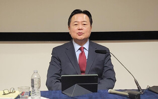 S. Korean envoy to U.S. meets reporters