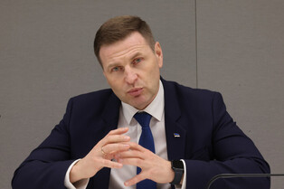 Estonian defense minister