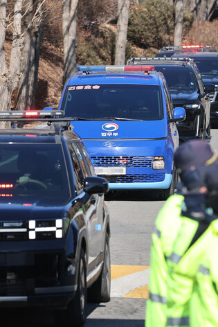 Yoon to attend hearing of impeachment trial