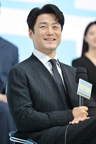시트콤 '킥킥킥킥'…"무엇을 상상하든 그 이상의 지진희 나오죠"