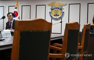 (LEAD) Yoon, former defense minister refuse on-site parliamentary hearing over martial law bid