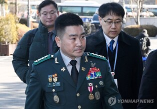 (LEAD) Army colonel says was told no more than '150 people' could be inside Nat'l Assembly during martial law operation