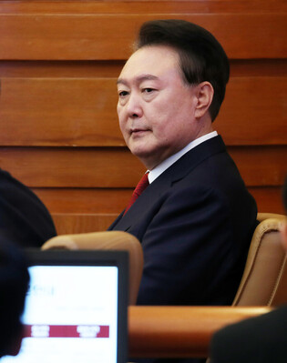 Yoon attends hearing of impeachment trial