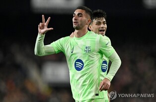 '토레스 해트트릭' 바르사, 발렌시아에 5-0 대승…국왕컵 4강행