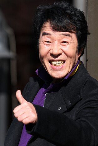 Singer Song Dae-kwan dies