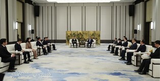 S. Korean parliamentary leader meets China's Xi