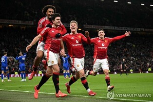 맨유, '판니스텔로이 더비'서 2-1 극적 역전승…FA컵 16강 진출
