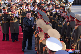Kim Jong-un visits defense ministry