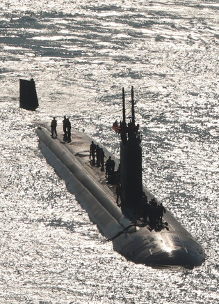 U.S. nuclear-powered submarine arrives in S. Korea